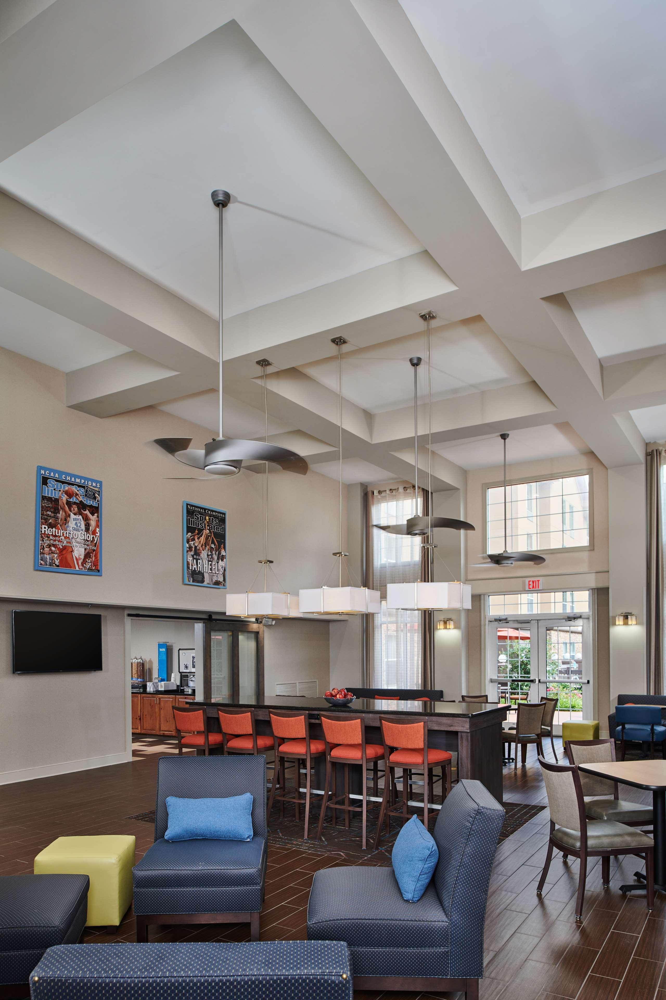 Hampton Inn & Suites Chapel Hill/Durham Exteriör bild