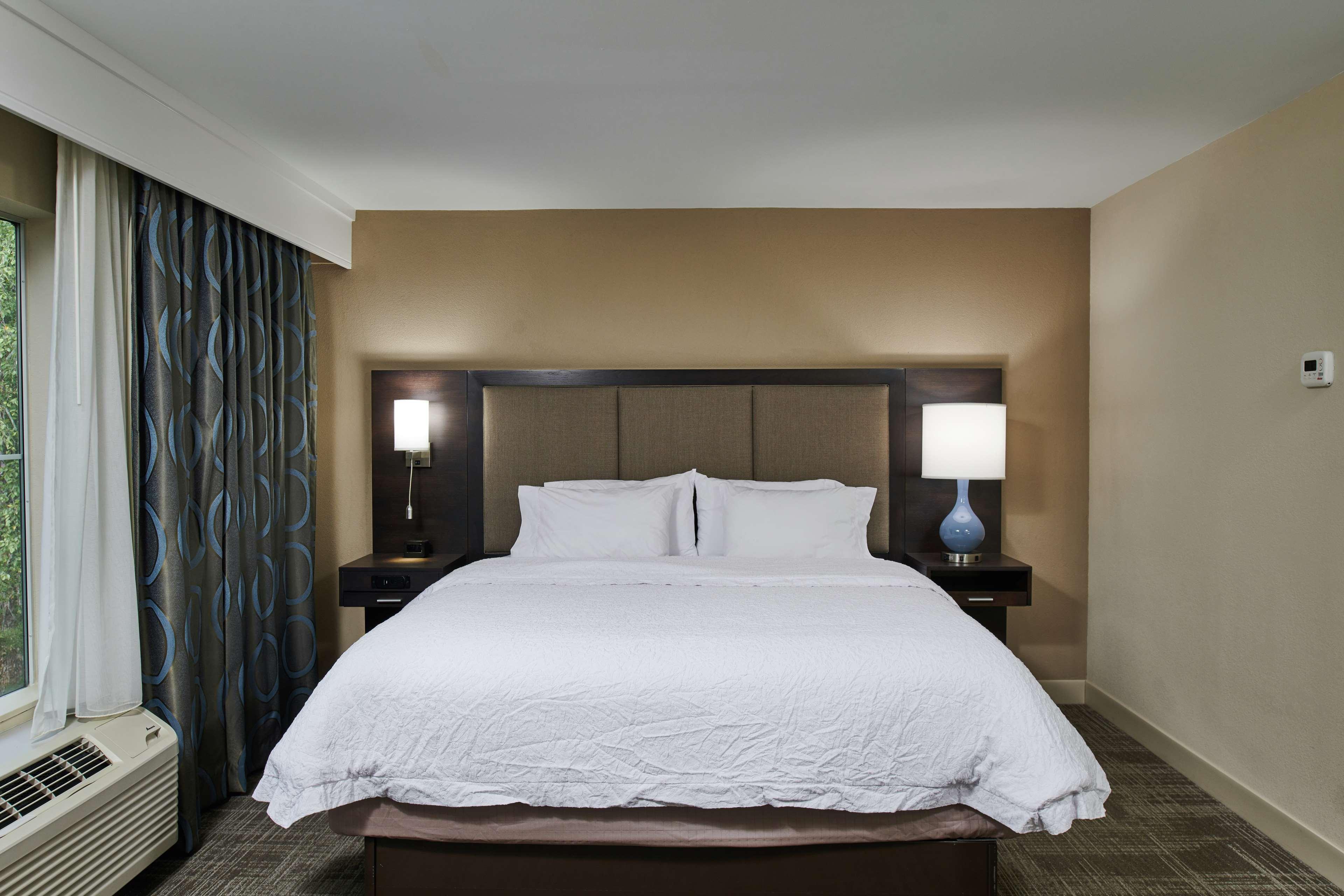 Hampton Inn & Suites Chapel Hill/Durham Exteriör bild