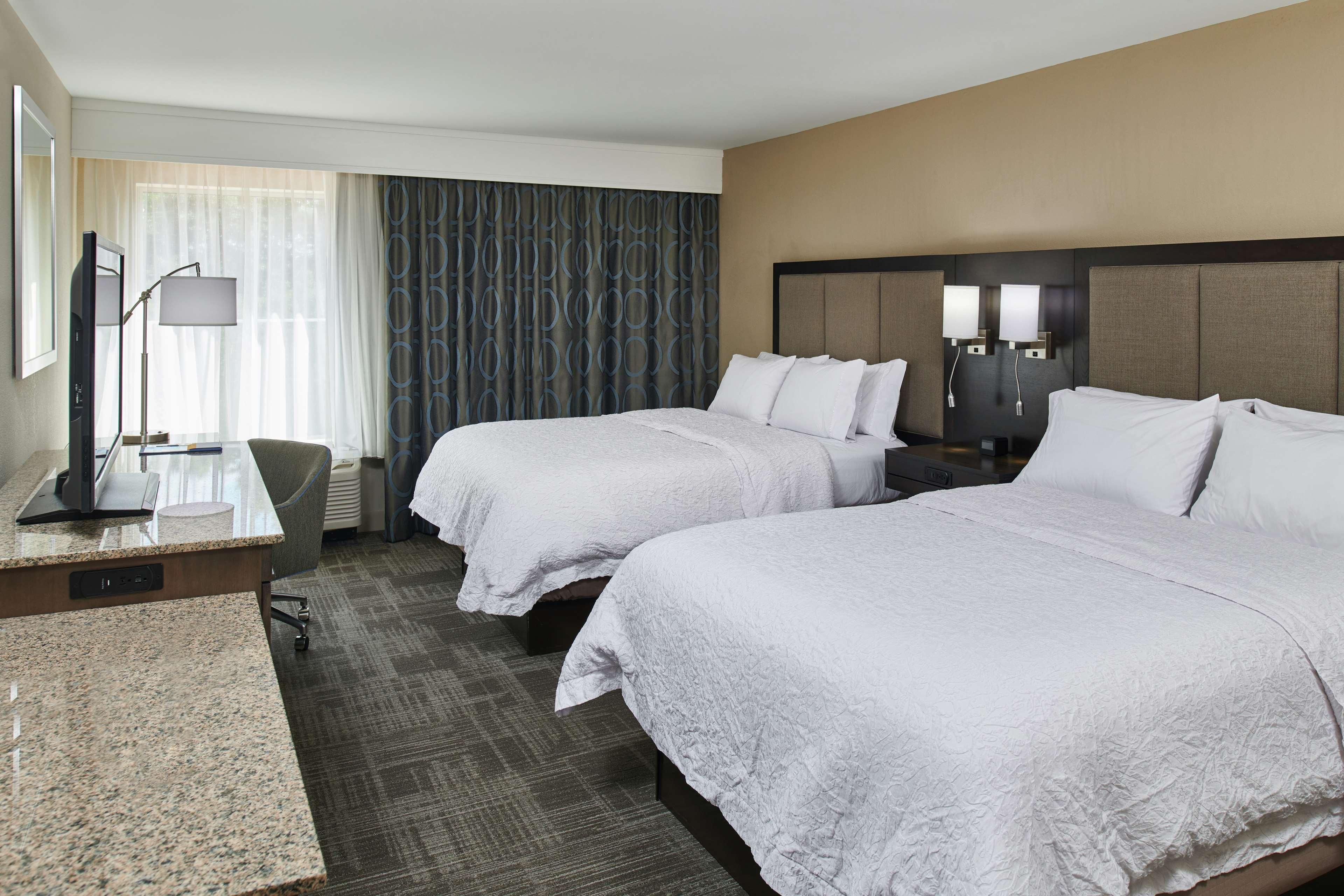 Hampton Inn & Suites Chapel Hill/Durham Exteriör bild