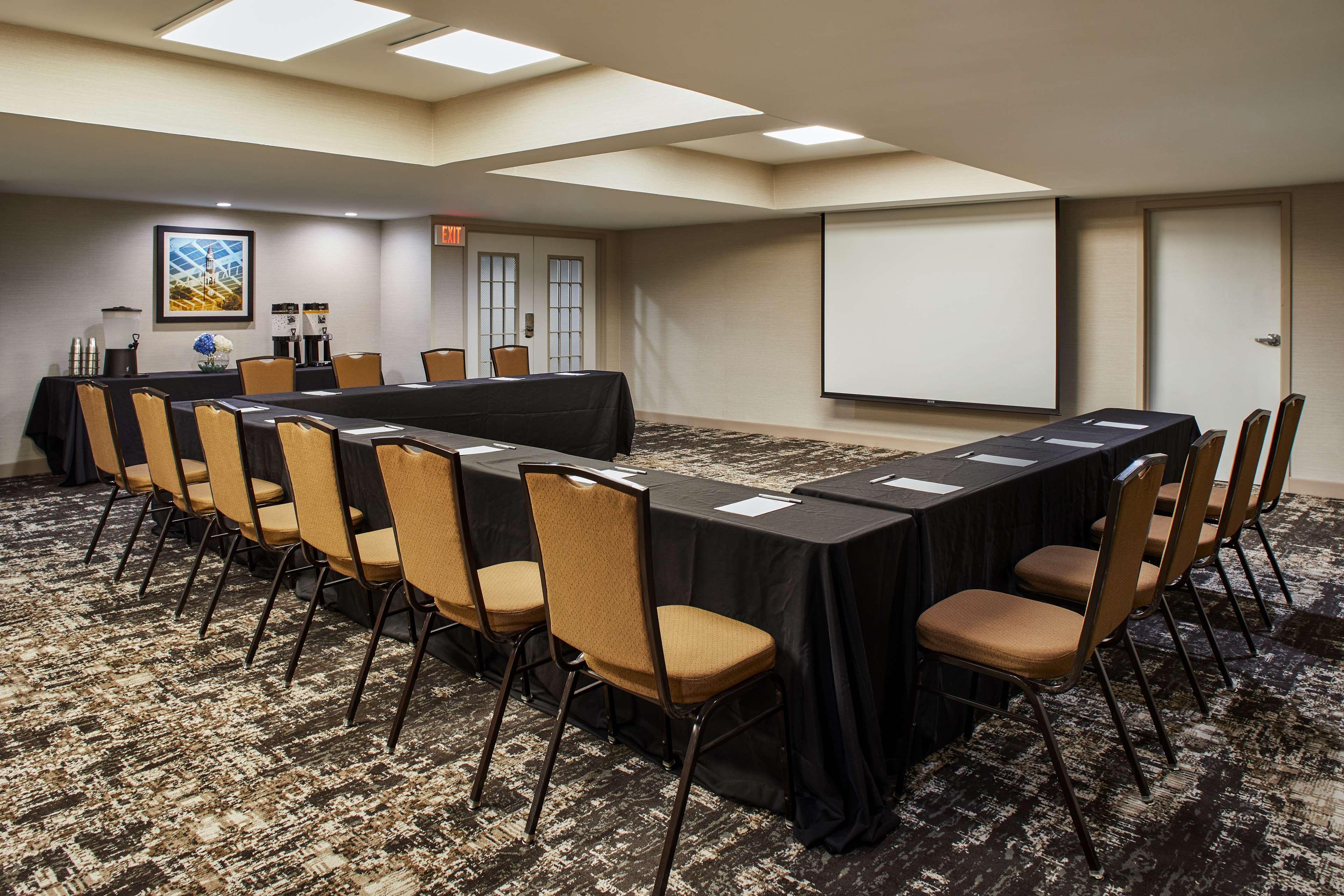 Hampton Inn & Suites Chapel Hill/Durham Exteriör bild