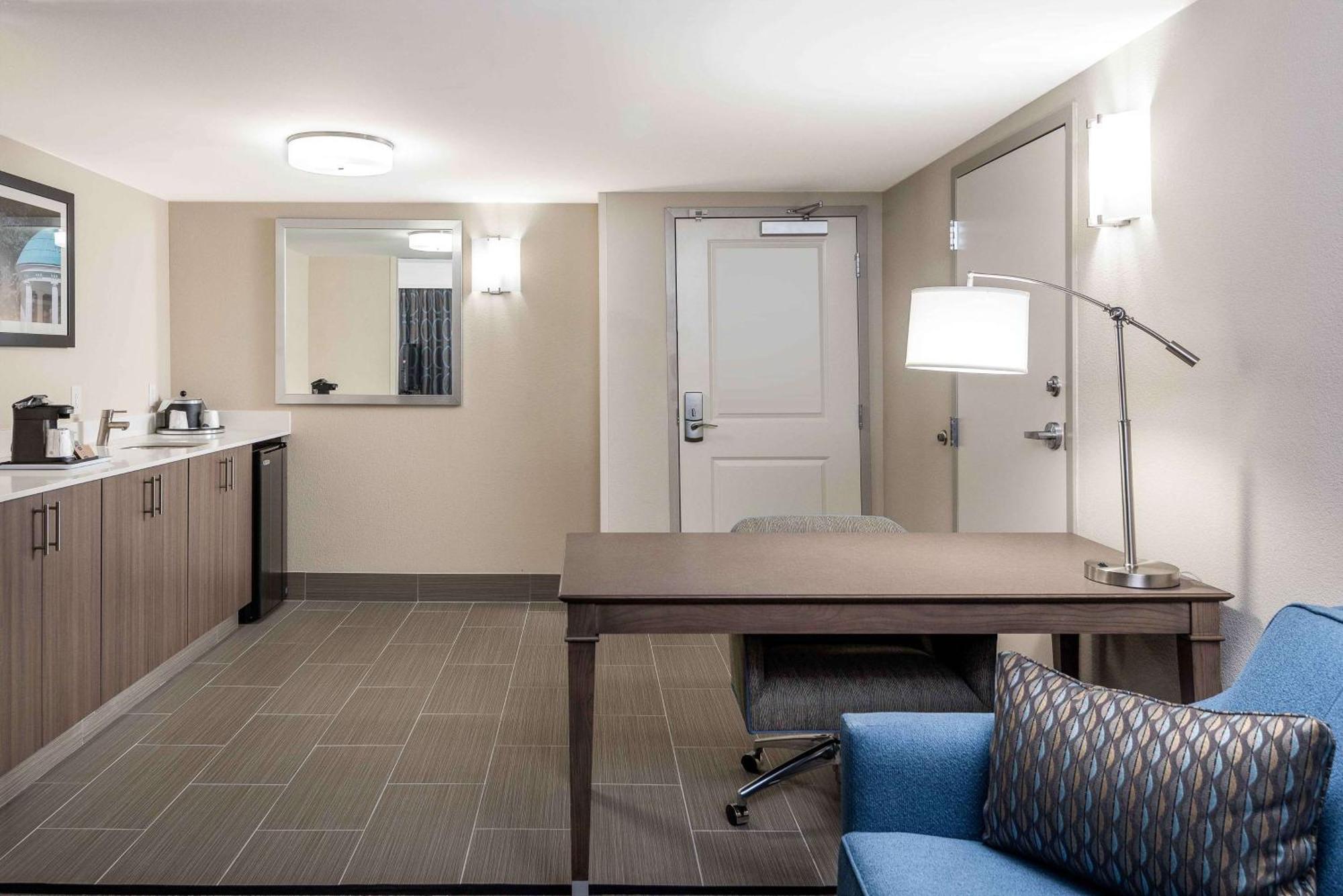 Hampton Inn & Suites Chapel Hill/Durham Exteriör bild