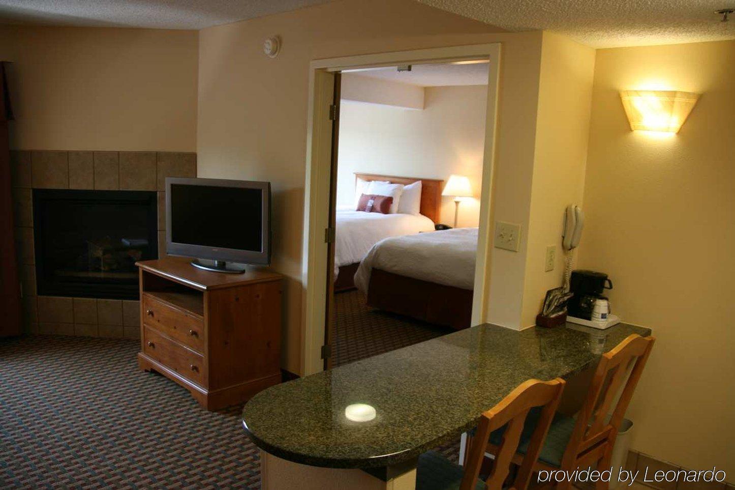 Hampton Inn & Suites Chapel Hill/Durham Rum bild